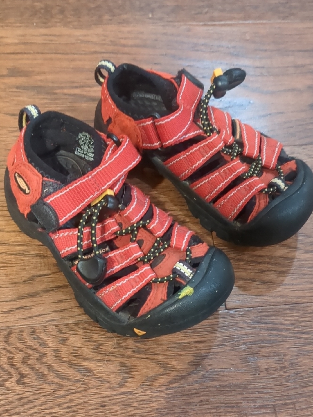 Keen Red Outdoor Sandal Sneakers - Breathable Active Shoe